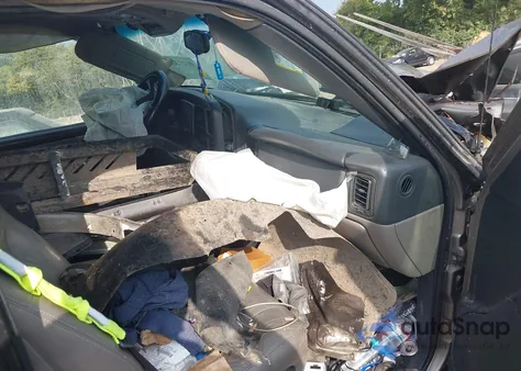 2002 Chevrolet Tahoe Lt from USA, damaged, VIN 1GNEK13Z12J125058